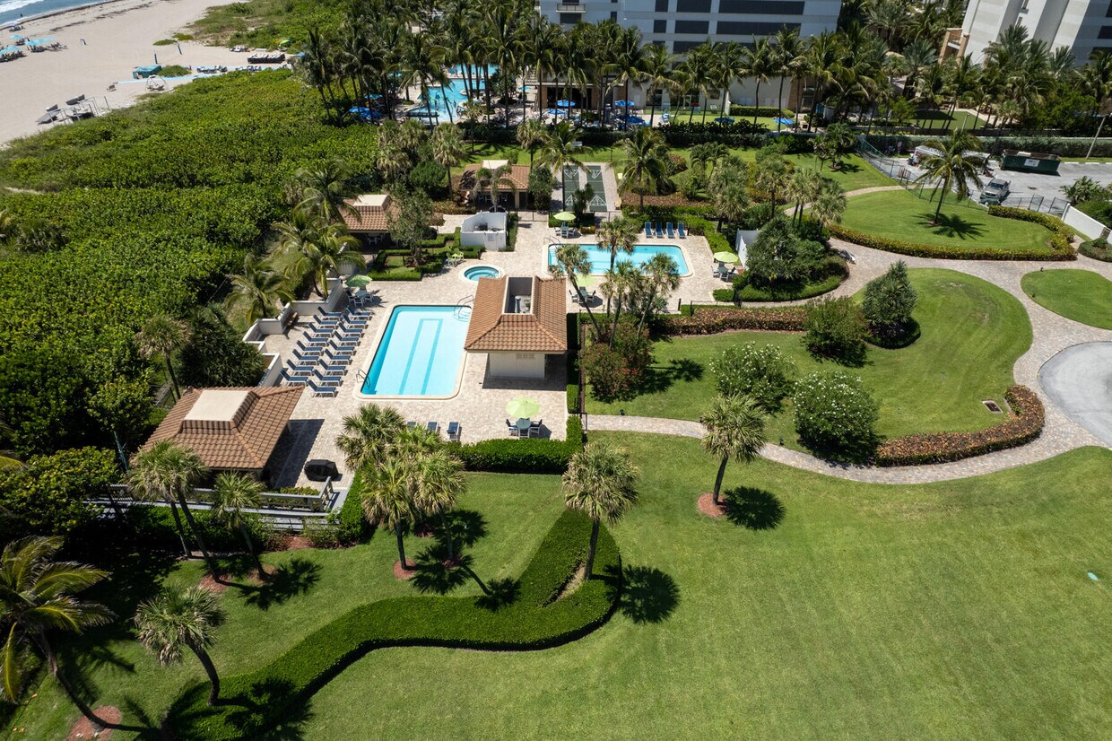 Building Photo - 3400 N Ocean Dr