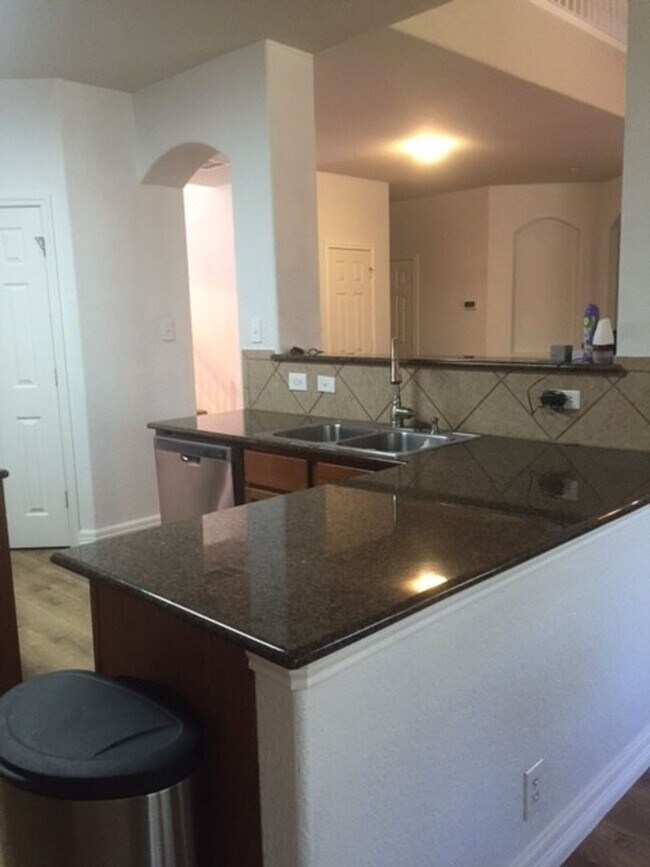 Foto del edificio - 25914 Mission Bluff