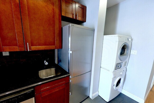 Foto del edificio - 102 E 7th St