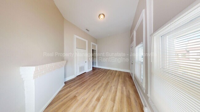 Photo - 2326 Moncrief Rd Townhome