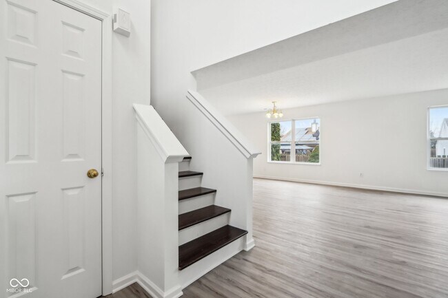 Foto del edificio - 5344 Arbor Creek Dr