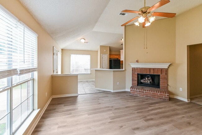 Foto del edificio - 8090 Bensford Ln