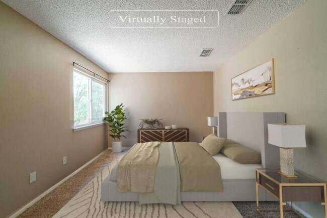 Muchos armarios para tu guardarropa. - 13631 Garden Grove Ct