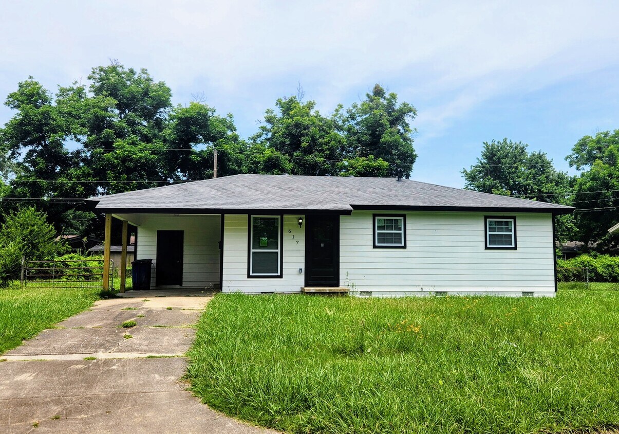 Primary Photo - 617 Annelle St
