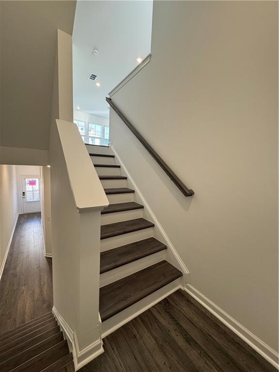 Foto del edificio - 516 Meadows Ln