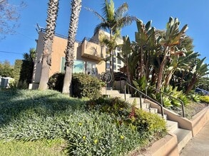 Building Photo - 2832 Ingleside Dr