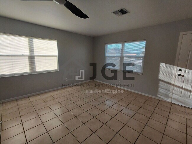 Foto del edificio - 724 Ne-11 Ter