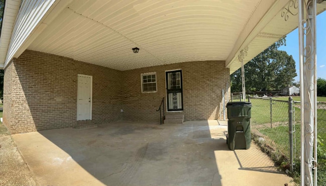 Building Photo - 63 Bellview Dr