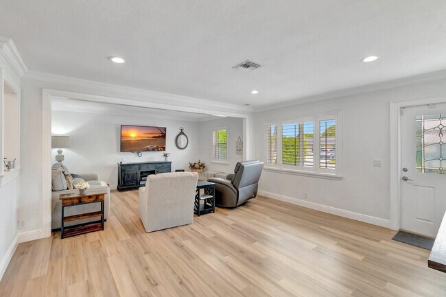 Foto del edificio - 7334 Overlook Dr