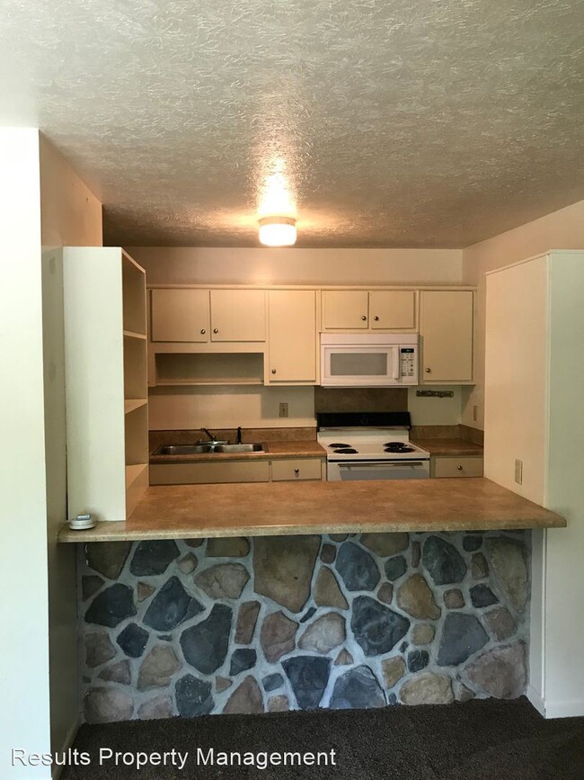 Building Photo - 45 Westgate Dr