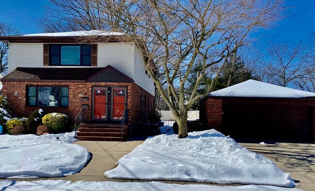 2 car driveway parking - 61 Charles St