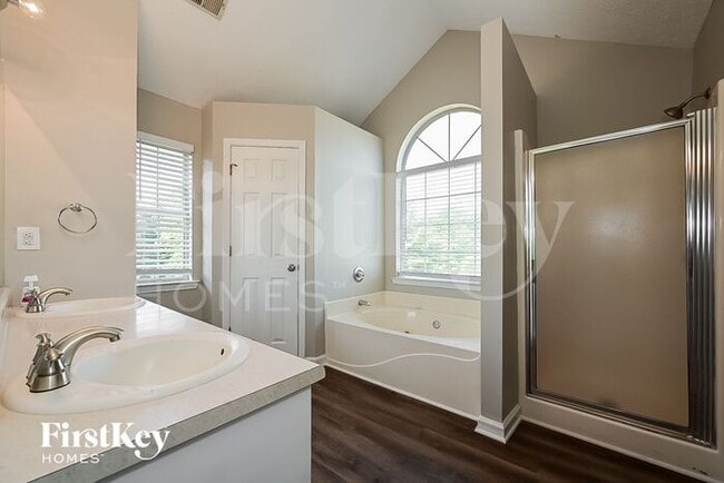 Foto del edificio - 4049 Fieldway Rd