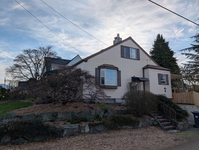 Building Photo - 1114 Skagit St