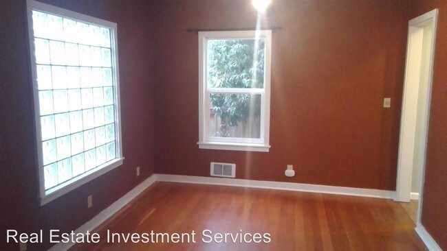 Building Photo - 2 br, 1.5 bath House - 3414 N Proctor