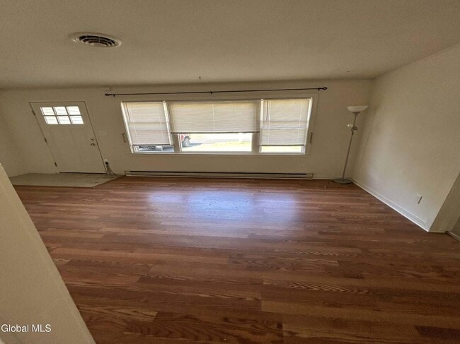 Building Photo - 10 Grove Pl