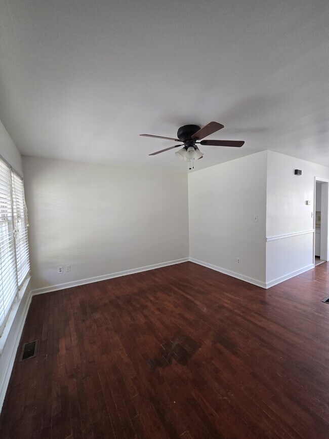 Foto del edificio - 2248 E Aloma St