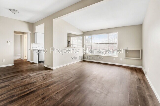 Foto del edificio - 24583 Kelly Rd