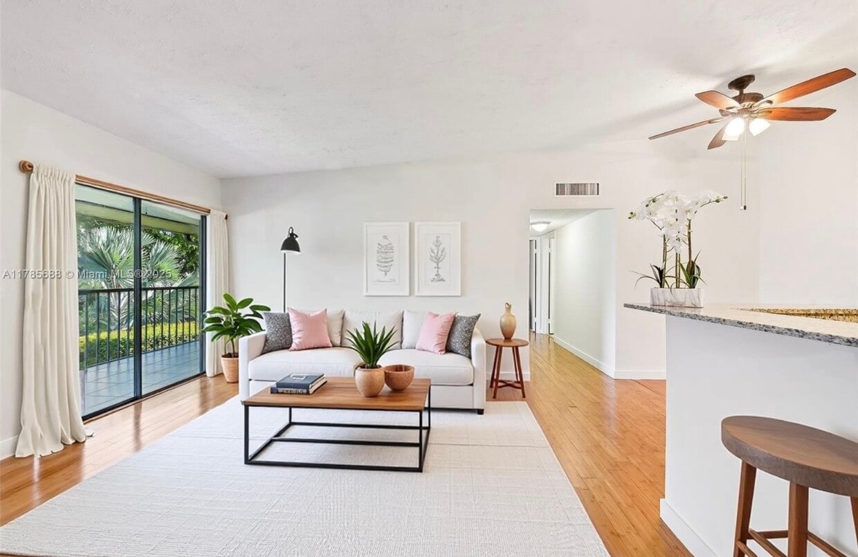 Entry Living Room - 15492 Lakes of Delray Blvd