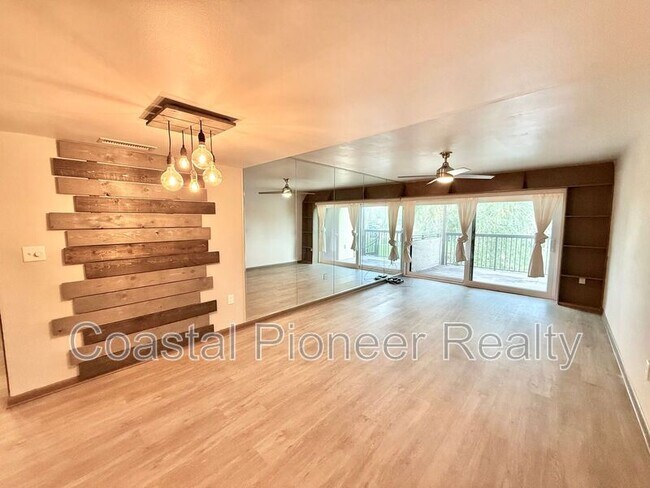 Building Photo - 10775 Village Club Cir