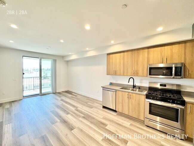 Building Photo - 11155 Huston St
