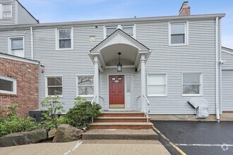 Building Photo - 756 Cedar Ln