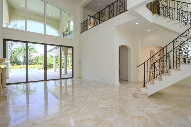 Building Photo - ** STUNNING 5 BEDROOM, 5.5 EN SUITE BATH 6,000 SQ FOOT HOME ** AS AN ANNUAL RENTAL ** PINE WOODS ...