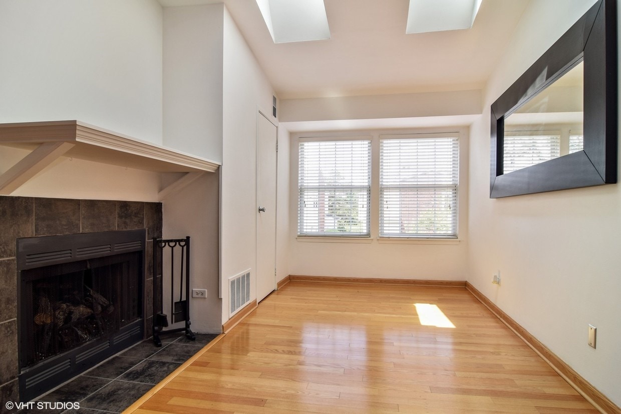 Primary Photo - 1251 Wyndham Dr