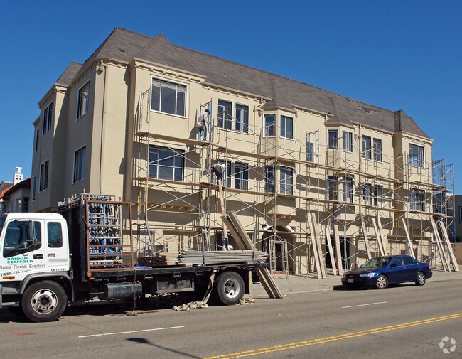 Building Photo - 960 Anza St