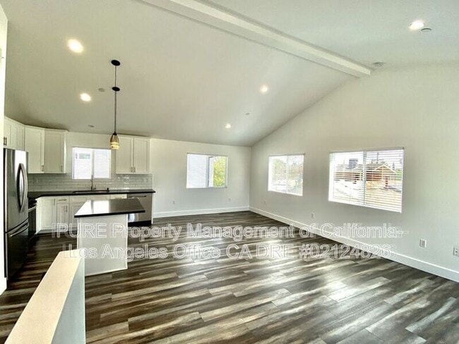 Building Photo - 6732 1/2 Irvine Avenue