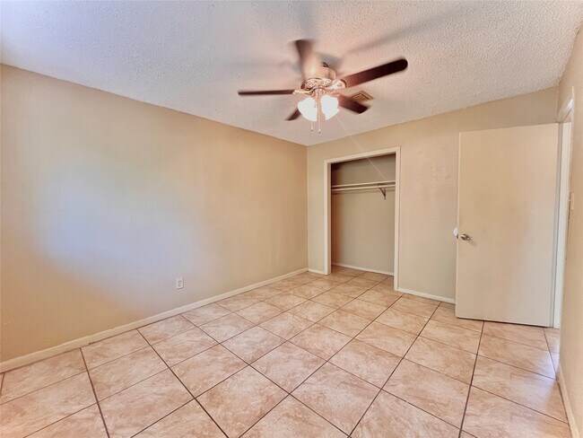 Foto del edificio - 3021 Sycamore Ave