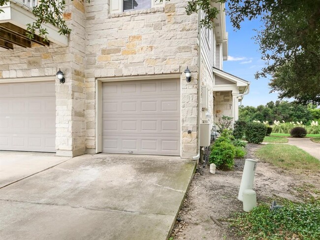 Foto del edificio - 1900 Scofield Ridge Pkwy