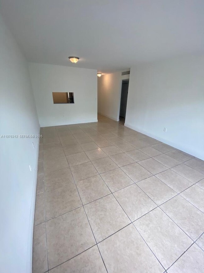 Foto del edificio - 5122 NW 79th Ave