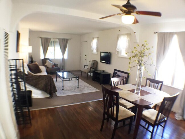 Foto del edificio - 636 W Buckthorn St