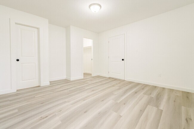 Foto del edificio - 1221 Kingston Dr