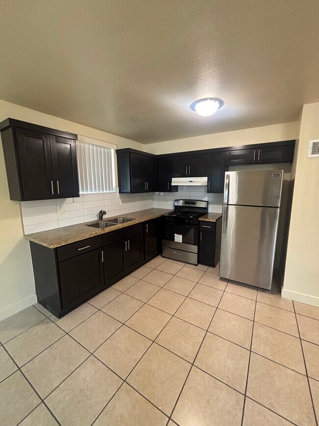 Foto del edificio - 446 E 118th St