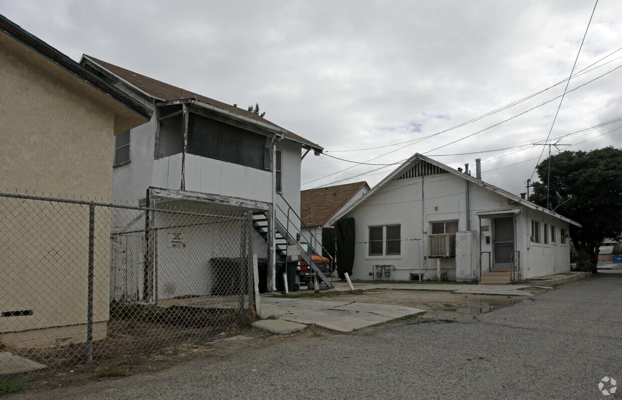 Building Photo - 455 N 7th St