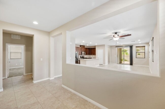 Foto del edificio - Single-Story Summerlin Residence with Priv...