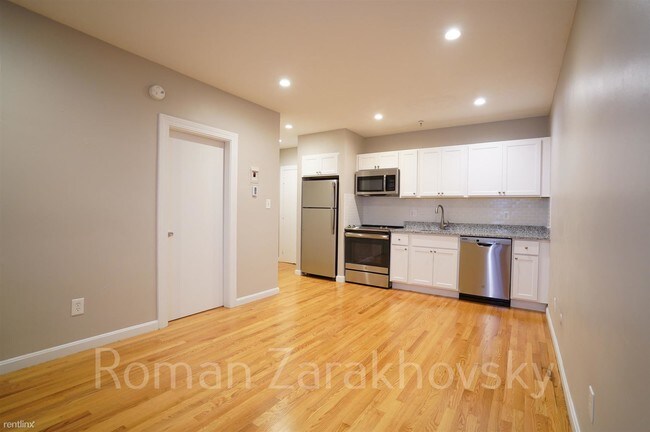 Building Photo - 1 br, 1 bath  - 1200 Commonwealth Ave # 22RZ