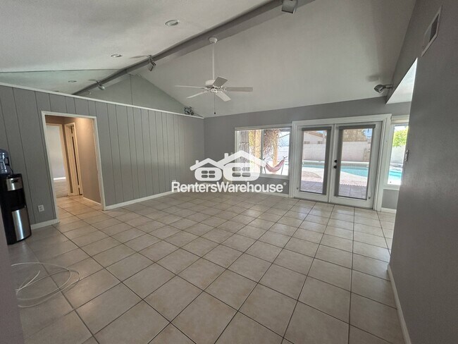 Building Photo - 3969 Green Leaf Dr