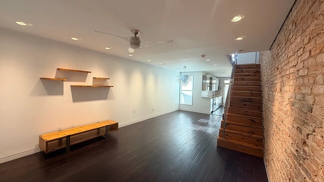 Building Photo - 2300 Ontario Rd NW