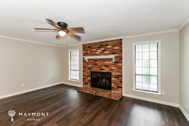Building Photo - 711 Stillwater Dr