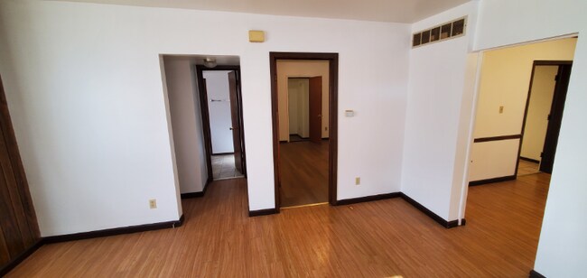 Building Photo - 2203 Gaebler Ave