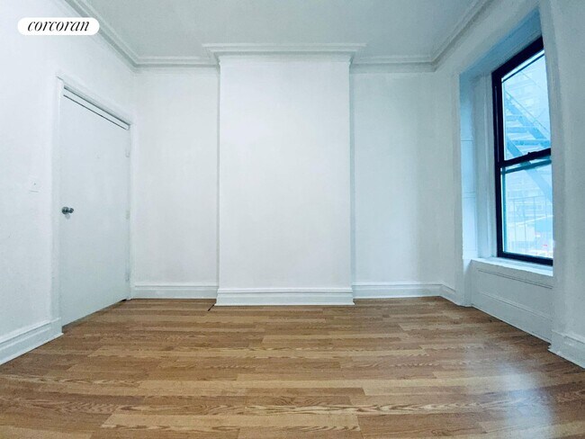 Foto del edificio - 248 E 23rd St