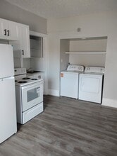 Building Photo - 118 Stellar St