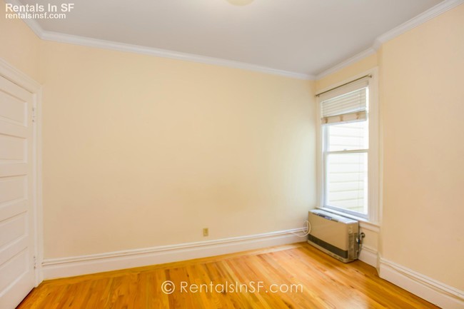 Building Photo - Beautiful Pet Friendly Flat near in NOPA!