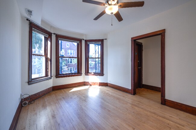 Building Photo - 2321 W 22nd Pl