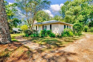 Building Photo - 703 Belrose Ave