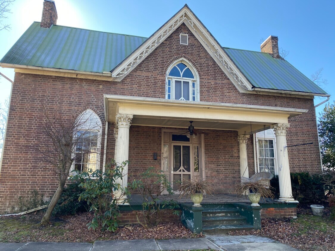 Primary Photo - 411 Maple Ave