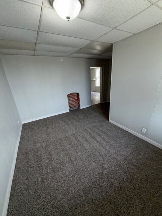 Building Photo - 1411 W Maryland St