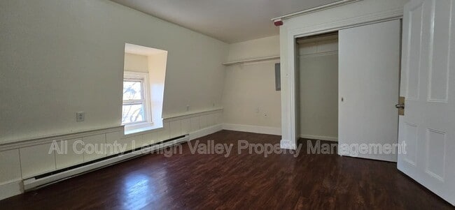 Building Photo - 51 S 5th St